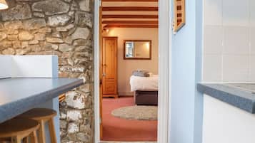 1 Schlafzimmer, individuell dekoriert, individuell eingerichtet