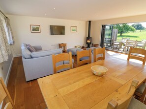 Dining - Little Owl Barn (Worcester)