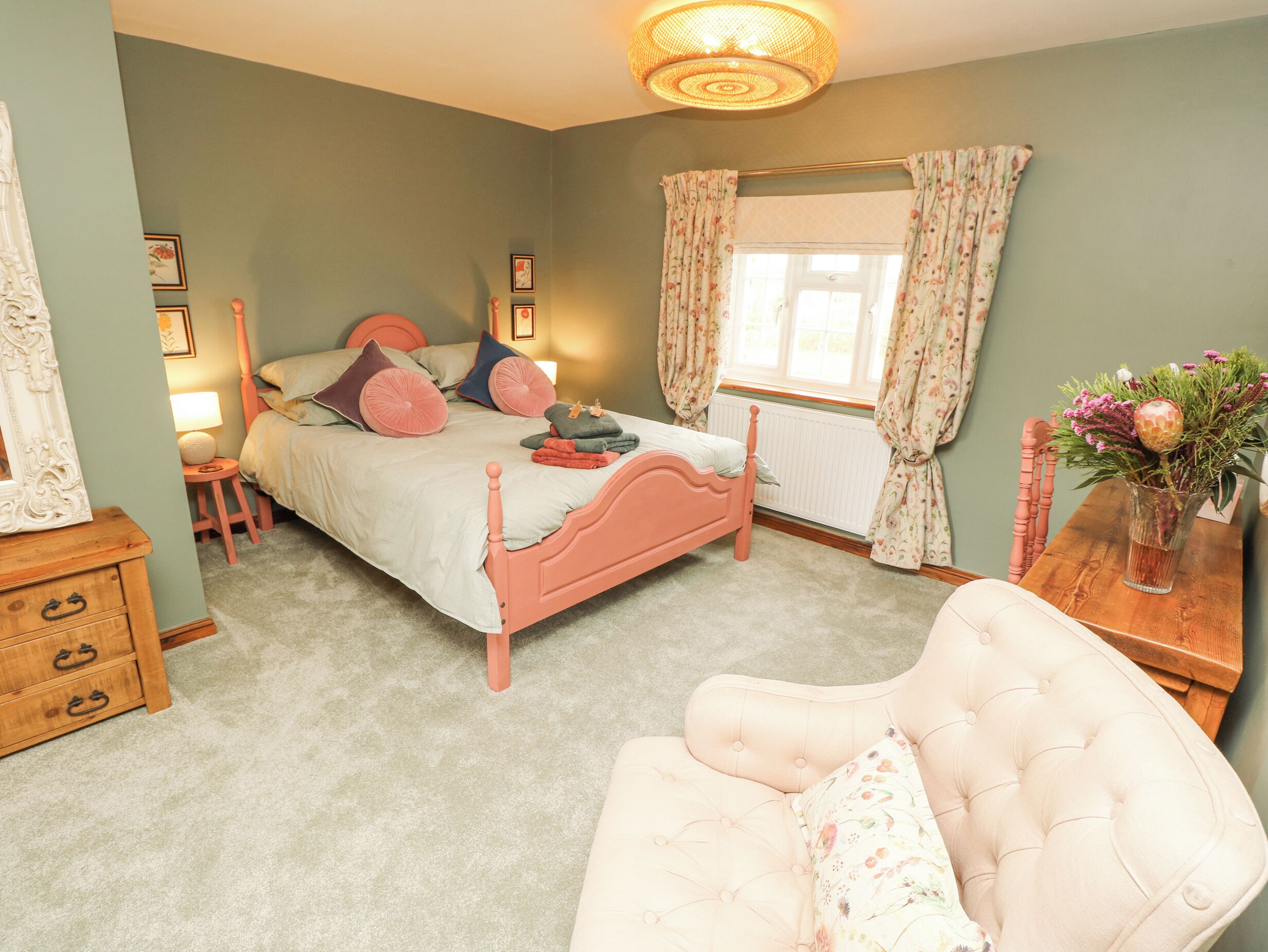 3 bedrooms, individually decorated, individually furnished, free WiFi