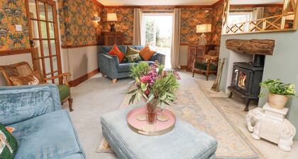 Horseshoe Cottage