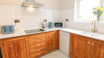 Fridge, dishwasher, electric kettle, cookware/dishes/utensils