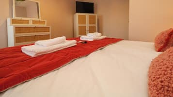 2 bedrooms, individually decorated, individually furnished, free WiFi