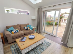 Cottage | Living area