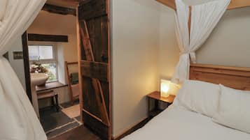 1 bedroom, individually decorated, individually furnished, free WiFi