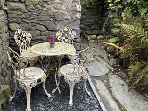 Outdoor dining - Eden Vale Cart House (Broughton in Furness)