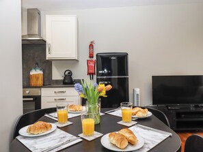 Dining - 15 The Park (Bude)