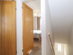 2 bedrooms, individually decorated, individually furnished, free WiFi