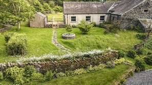 Cottage | Property grounds