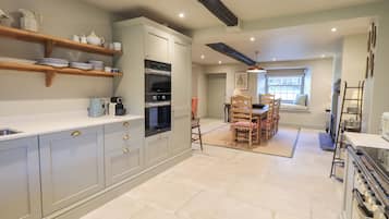 Fridge, dishwasher, electric kettle, toaster