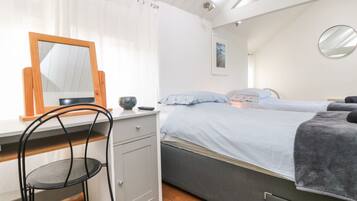 3 bedrooms, individually decorated, individually furnished, free WiFi