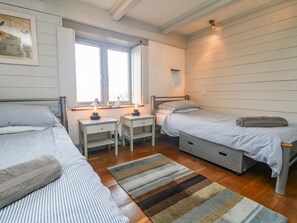 3 Schlafzimmer, individuell dekoriert, individuell eingerichtet