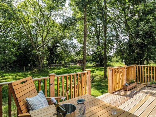 The Foxes Den Shepherds Hut