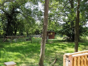 Property grounds - The Foxes Den Shepherds Hut (Bristol)