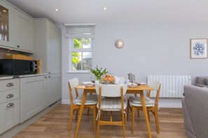 Dining - Rebecca (Helston)
