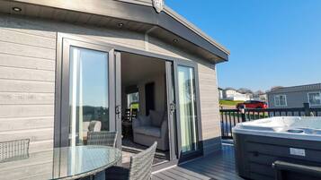 Cottage | Outdoor dining