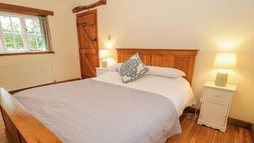 5 bedrooms, individually decorated, individually furnished, free WiFi