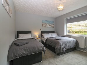 2 bedrooms, individually decorated, individually furnished, free WiFi - Haul a Gwynt (Tyn-y-Gongl)