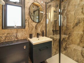 Shower - Hen's Hideaway (Rhayader)
