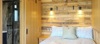 Hen's Hideaway