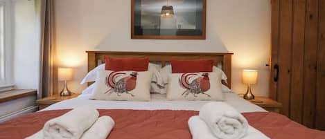 4 bedrooms, individually decorated, individually furnished, free WiFi