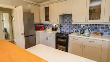Fridge, dishwasher, electric kettle, toaster
