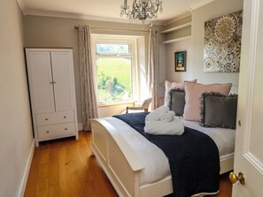 3 Schlafzimmer, individuell dekoriert, individuell eingerichtet