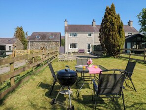 Cottage | Outdoor dining