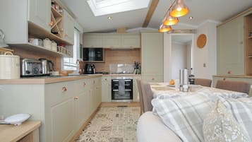 Fridge, dishwasher, electric kettle, toaster