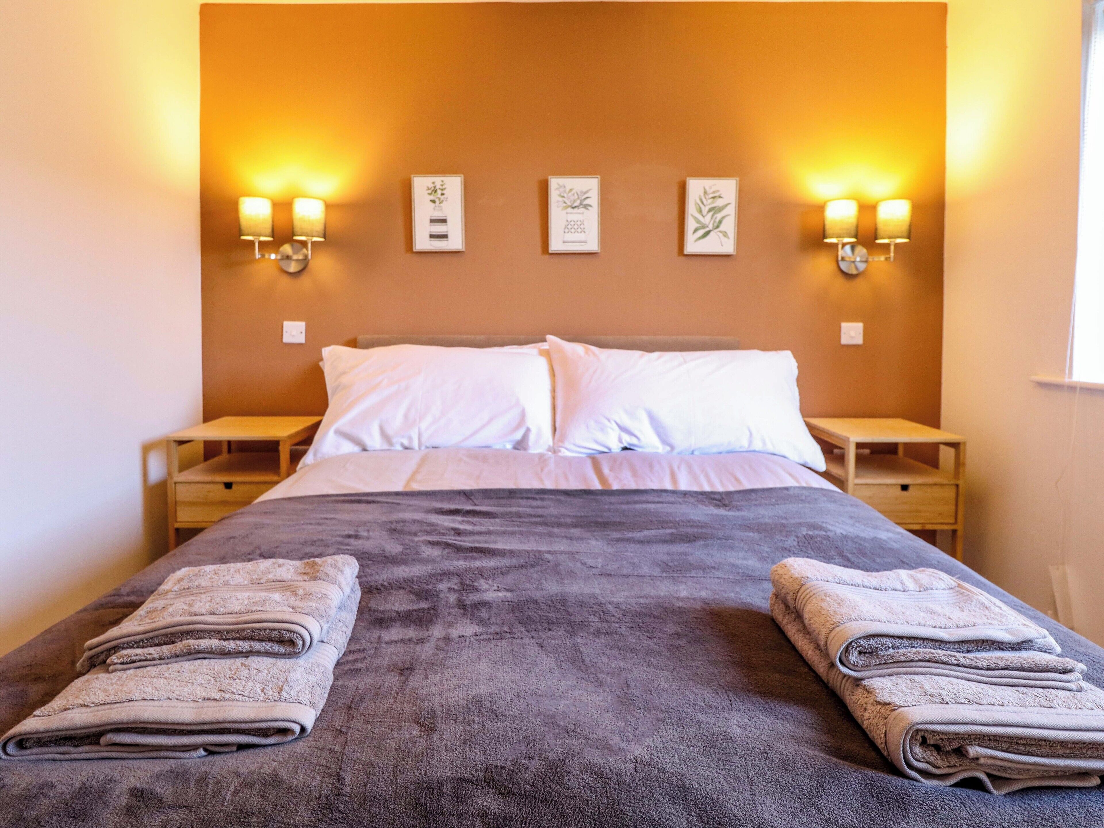 4 عدّة غرف نوم وبديكورات فريدة لكل غرفة وطراز فريد لكل وحدة