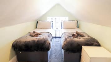 Casa de campo | 4 dormitorios, decoración individual, mobiliario individual