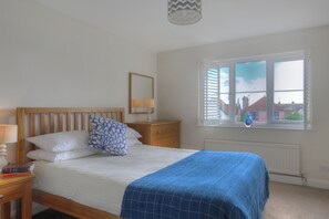 3 Schlafzimmer, individuell dekoriert, individuell eingerichtet