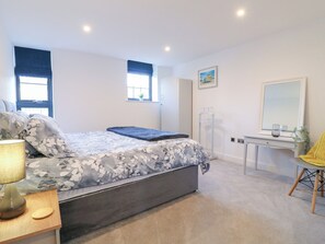 6 slaapkamers, individueel gedecoreerd, individueel gemeubileerd