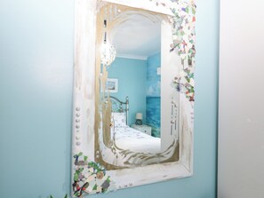 2 bedrooms, individually decorated, individually furnished, free WiFi - Hazel's Cottage (Campbeltown)
