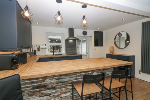 Fridge, dishwasher, electric kettle, toaster