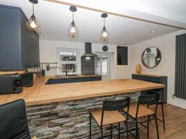 Fridge, dishwasher, electric kettle, toaster