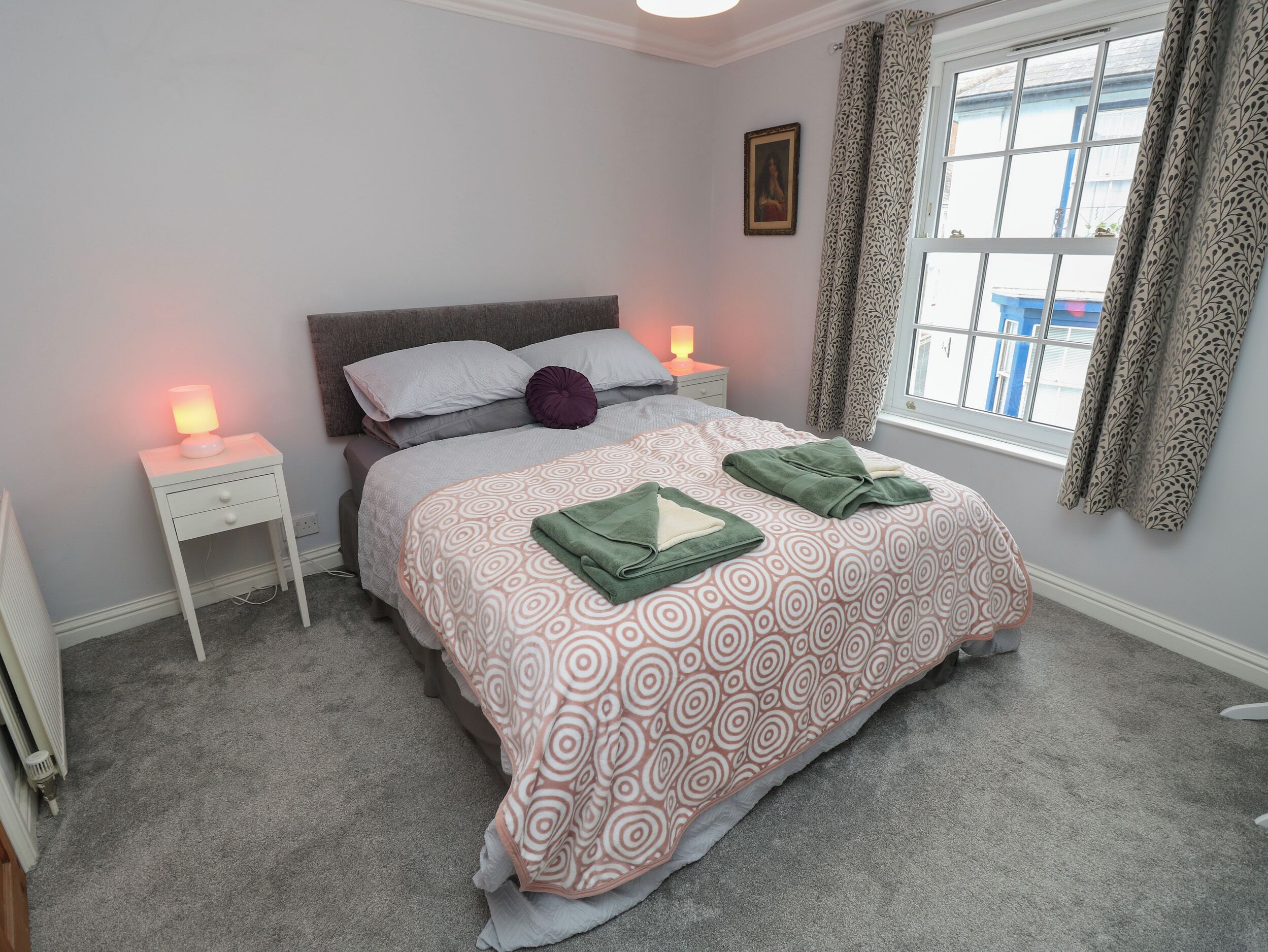 3 عدّة غرف نوم وبديكورات فريدة لكل غرفة وطراز فريد لكل وحدة