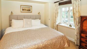 4 bedrooms, individually decorated, individually furnished, free WiFi