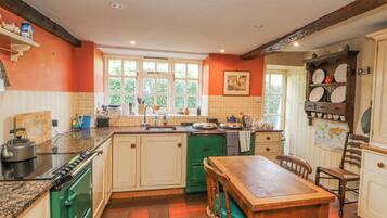 Dishwasher, electric kettle, toaster, cookware/dishes/utensils