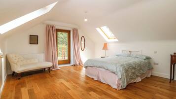 3 bedrooms, individually decorated, individually furnished, free WiFi