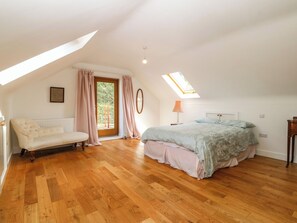3 bedrooms, individually decorated, individually furnished, free WiFi
