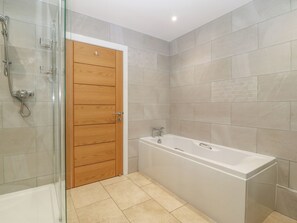 Shower - Yr Hen Dairy (Beaumaris)