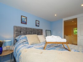 1 bedroom, individually decorated, individually furnished, free WiFi