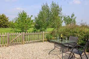 รับประทานอาหารกลางแจ้ง