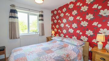 1 bedroom, individually decorated, individually furnished, free WiFi