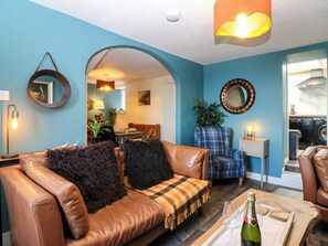 Living area - West Pier Cottage (Macduff)