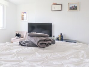 3 bedrooms, individually decorated, individually furnished, free WiFi - Bro Gwylan (Porthmadog)
