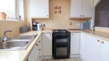 Réfrigérateur, lave-vaisselle, bouilloire électrique