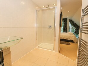 4 Schlafzimmer, individuell dekoriert, individuell eingerichtet