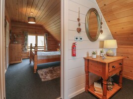 3 habitaciones, decoración personalizada y muebles diferentes 