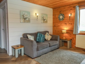 Living area - Maple (Winkleigh)